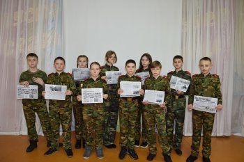 Раздача листовок в рамках акции "Блокадный хлеб"