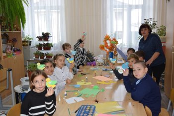 Подготовка ко Дню матери