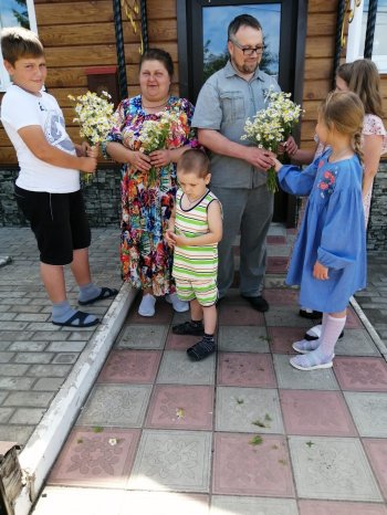 Волонтерский отряд "Мы" посетил многодетную семью