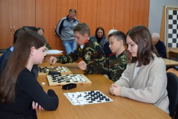 Соревнования по шашкам 