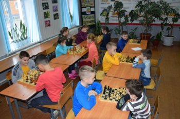 Шахматный турнир "В стране шахматных чудес"