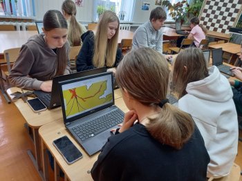 На занятии объединения "Занимательная информатика"