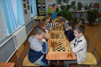 Шахматный турнир "В стране шахматных чудес"